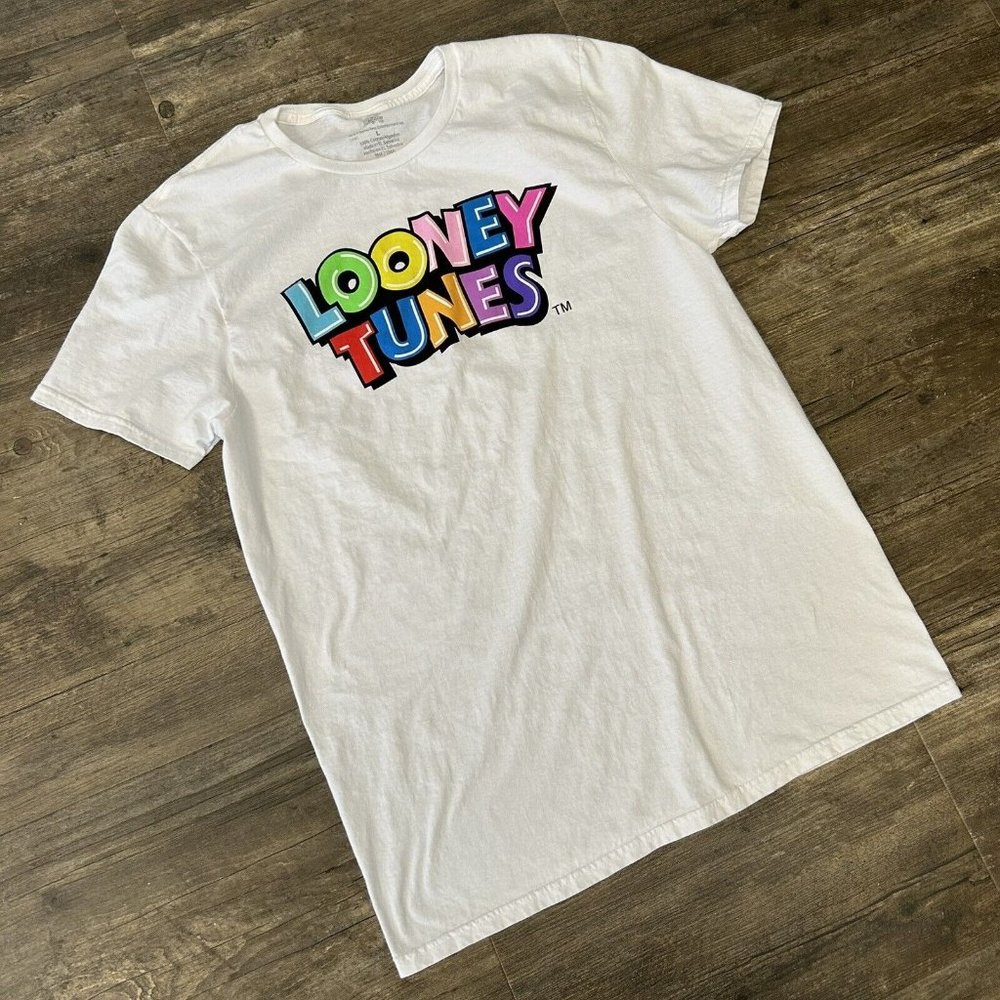 Looney Tunes Warner Bros Modern Tshirt Men Size Large‎ Spellout NWOT White